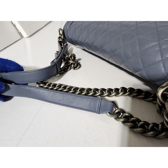 CHANEL Lambskin Quilted Large Boy Flap Shoulder Bag Grey - Picture 15 of 16